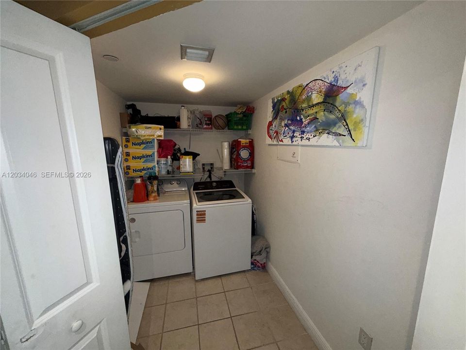 В аренду: $4,250 (2 спален, 2 ванн, 1322 Квадратных фут)