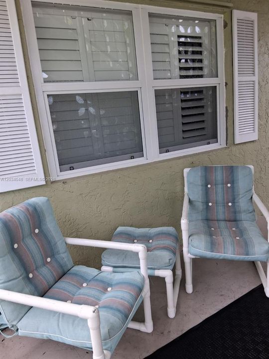 For Sale: $289,000 (2 beds, 2 baths, 1167 Square Feet)