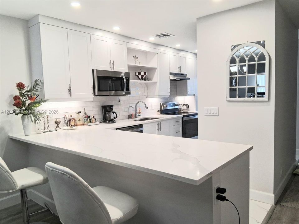 For Sale: $289,000 (2 beds, 2 baths, 1167 Square Feet)