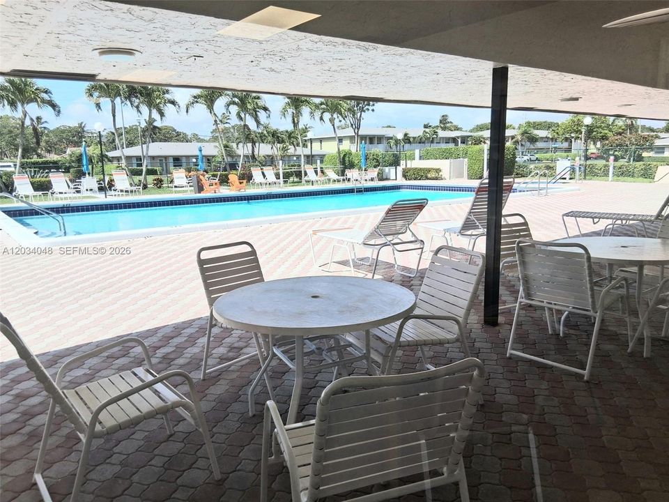For Sale: $289,000 (2 beds, 2 baths, 1167 Square Feet)