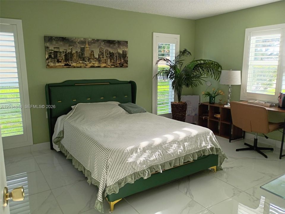 For Sale: $289,000 (2 beds, 2 baths, 1167 Square Feet)