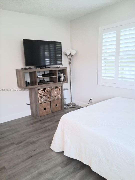For Sale: $289,000 (2 beds, 2 baths, 1167 Square Feet)