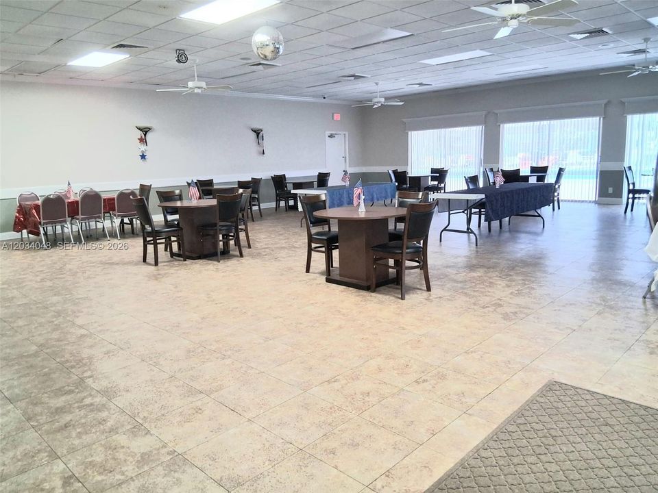 For Sale: $289,000 (2 beds, 2 baths, 1167 Square Feet)