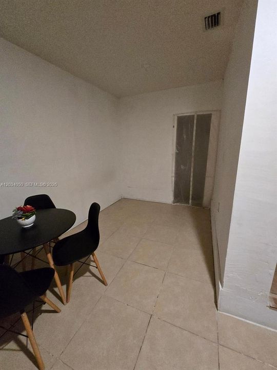 For Rent: $1,500 (1 beds, 1 baths, 2261 Square Feet)