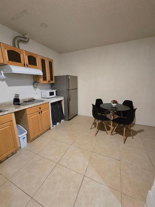 For Rent: $1,500 (1 beds, 1 baths, 2261 Square Feet)
