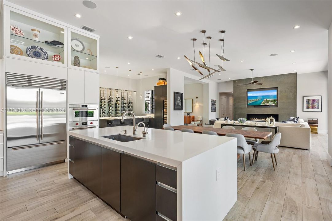 For Sale: $11,000,000 (4 beds, 4 baths, 5913 Square Feet)