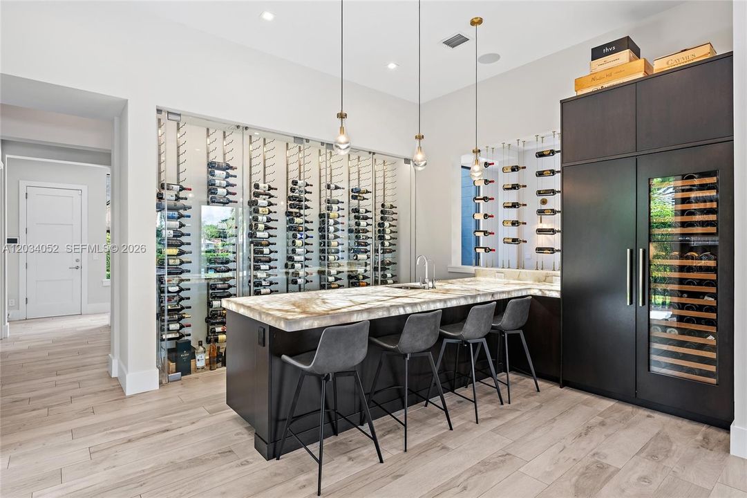 Bar / Wine