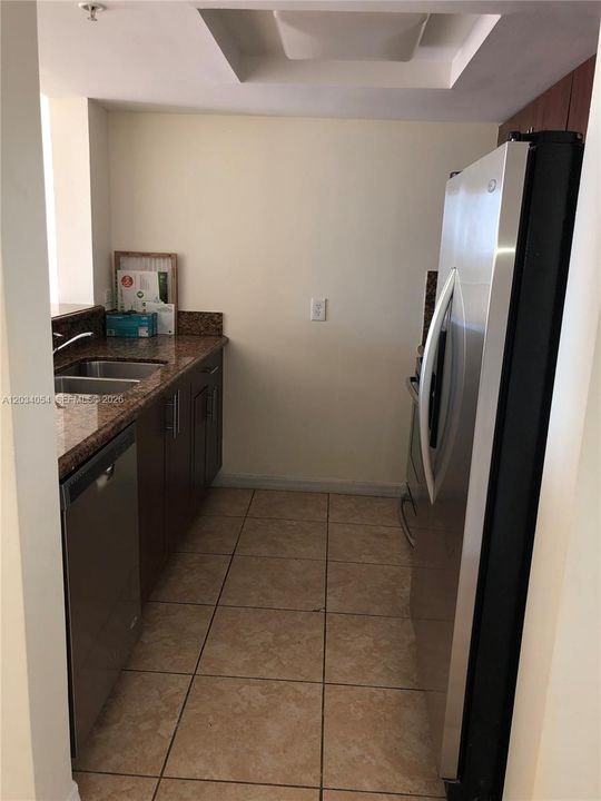 For Sale: $389,000 (2 beds, 2 baths, 873 Square Feet)