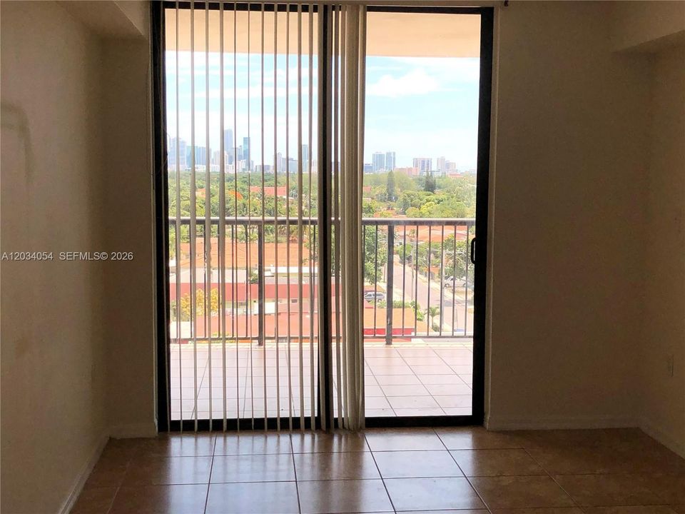 For Sale: $389,000 (2 beds, 2 baths, 873 Square Feet)