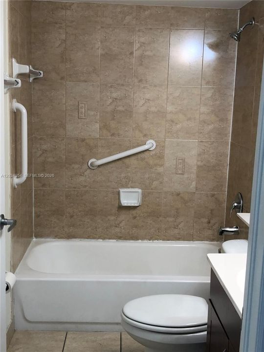For Sale: $389,000 (2 beds, 2 baths, 873 Square Feet)
