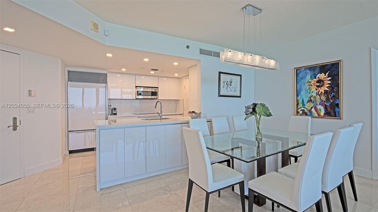 For Sale: $1,575,000 (2 beds, 2 baths, 1583 Square Feet)