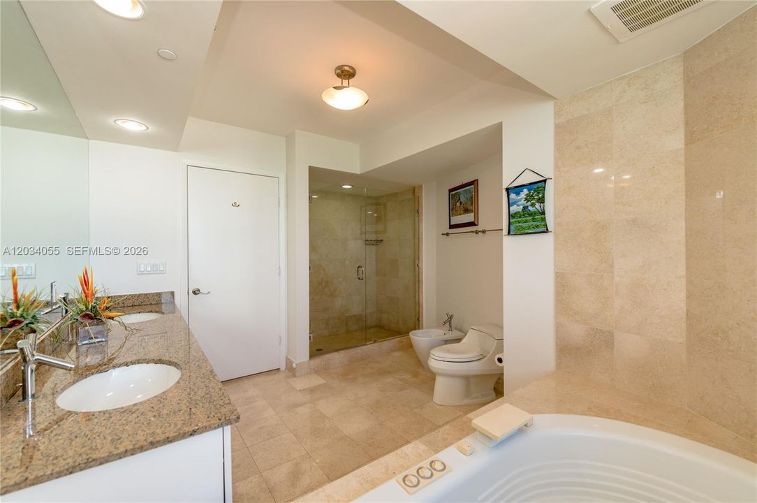 For Sale: $1,575,000 (2 beds, 2 baths, 1583 Square Feet)