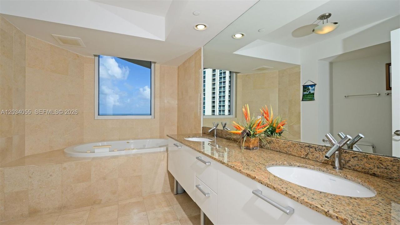 For Sale: $1,575,000 (2 beds, 2 baths, 1583 Square Feet)