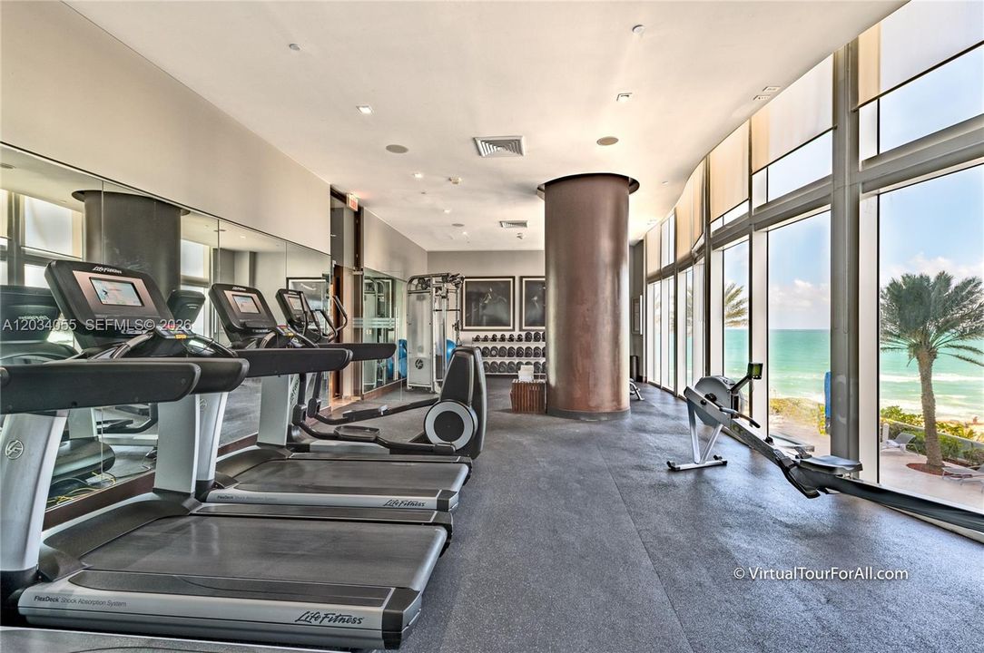 For Sale: $1,575,000 (2 beds, 2 baths, 1583 Square Feet)