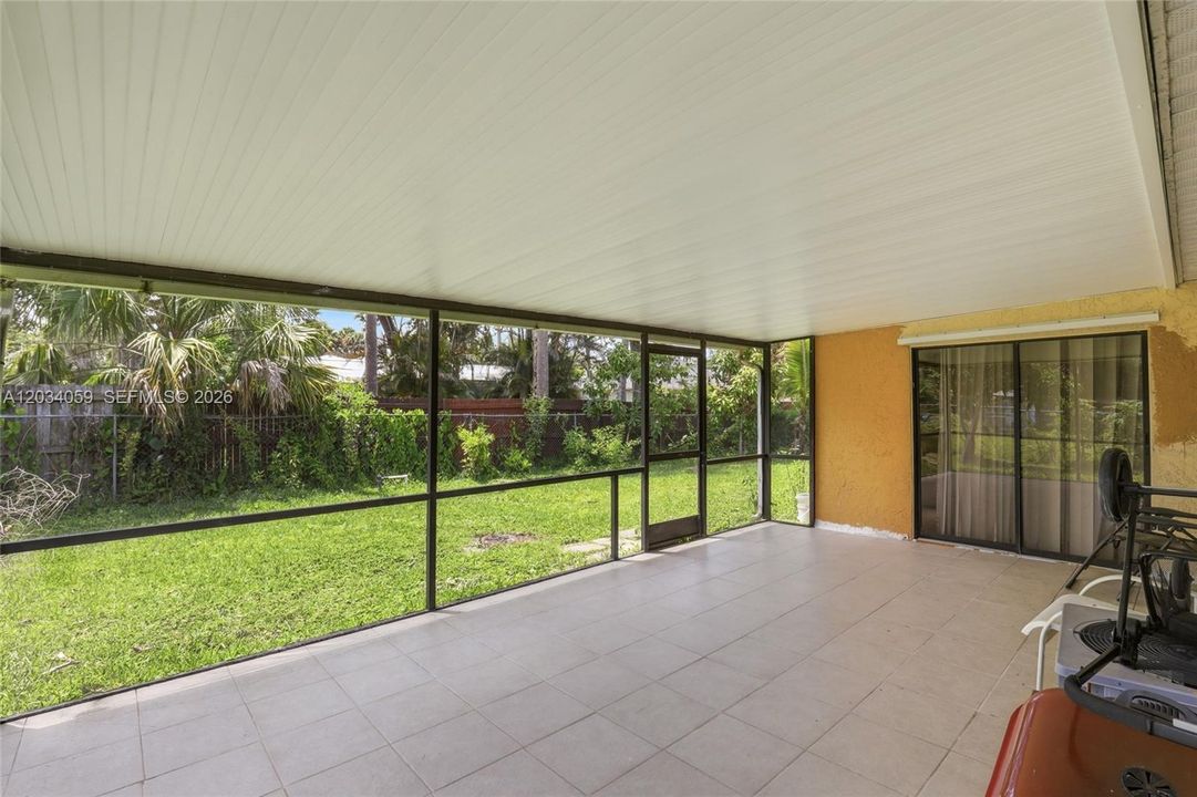 For Sale: $375,000 (3 beds, 2 baths, 1474 Square Feet)