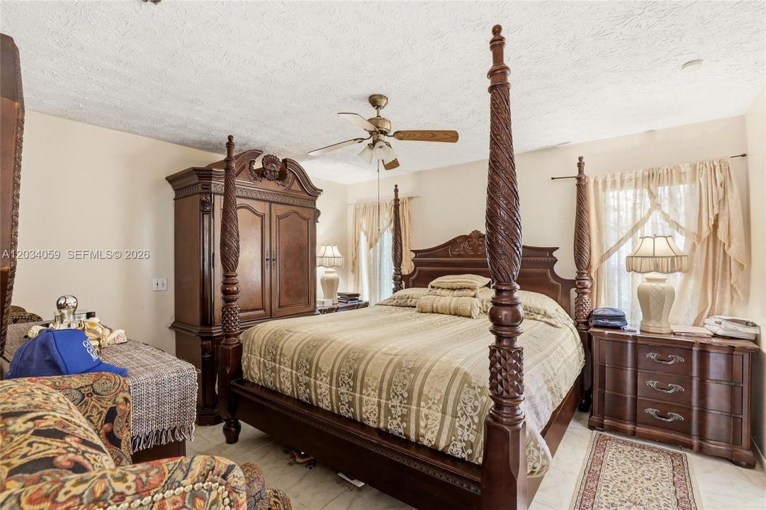For Sale: $375,000 (3 beds, 2 baths, 1474 Square Feet)