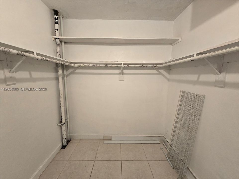 For Rent: $1,600 (1 beds, 1 baths, 623 Square Feet)