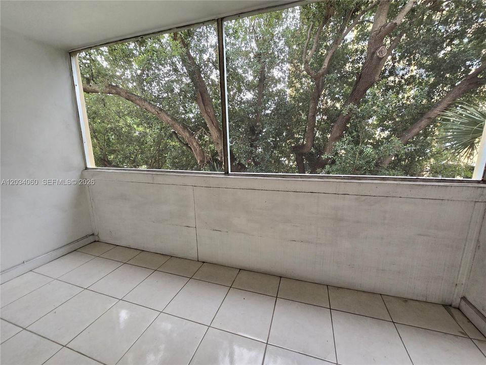 For Rent: $1,600 (1 beds, 1 baths, 623 Square Feet)