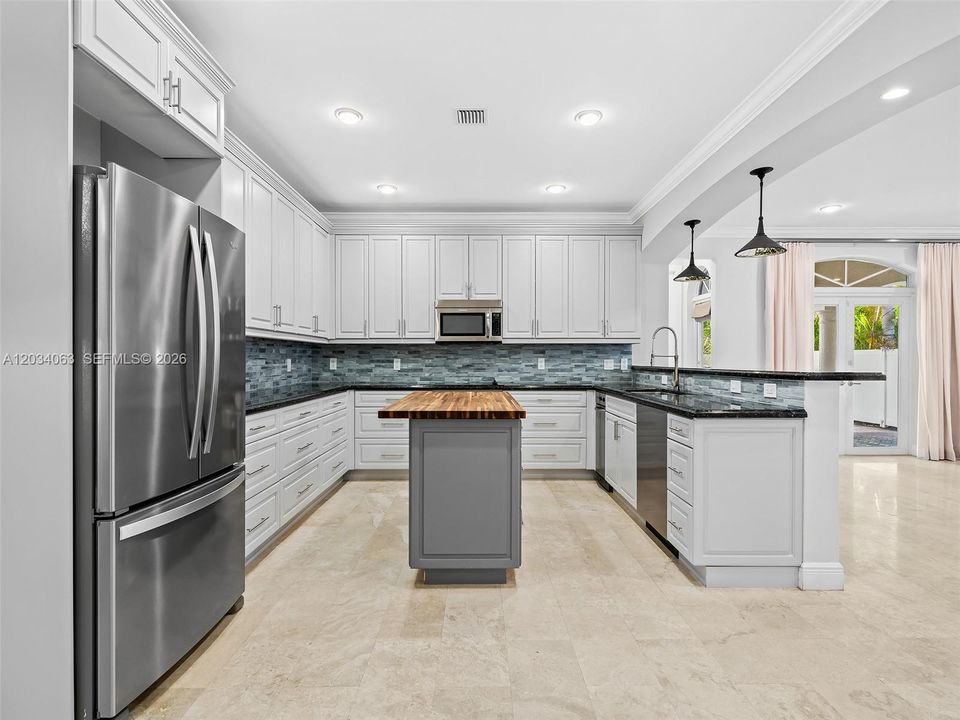 For Rent: $12,500 (4 beds, 5 baths, 3937 Square Feet)