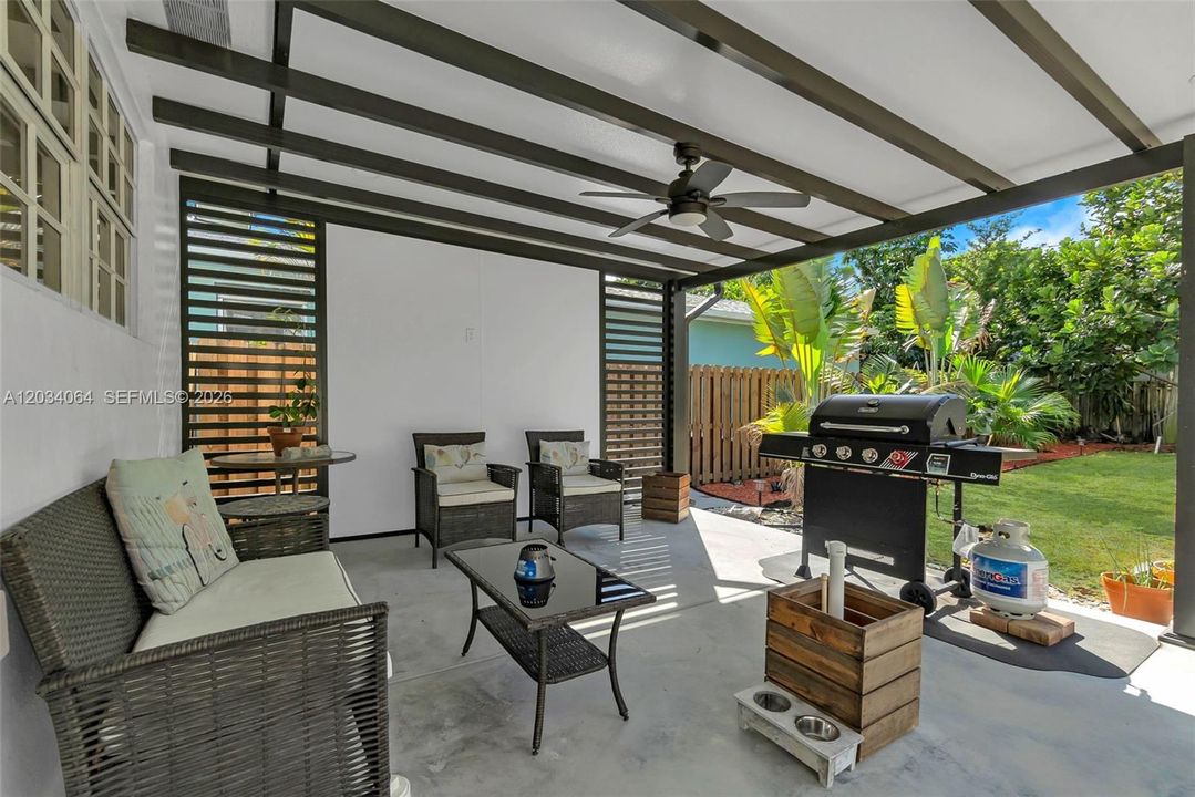 For Sale: $530,000 (3 beds, 2 baths, 1106 Square Feet)