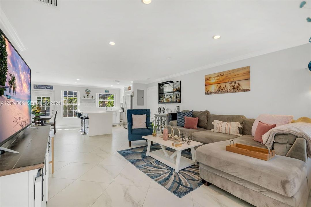 For Sale: $530,000 (3 beds, 2 baths, 1106 Square Feet)