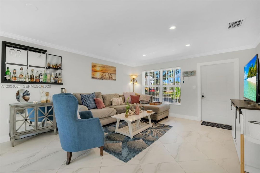 For Sale: $530,000 (3 beds, 2 baths, 1106 Square Feet)