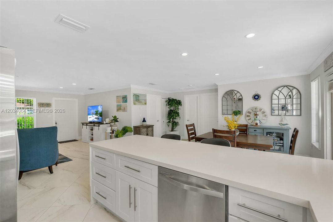 For Sale: $530,000 (3 beds, 2 baths, 1106 Square Feet)