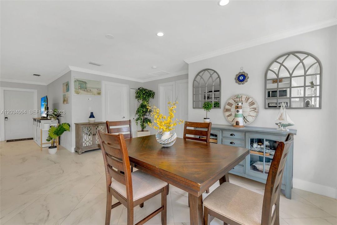 For Sale: $530,000 (3 beds, 2 baths, 1106 Square Feet)