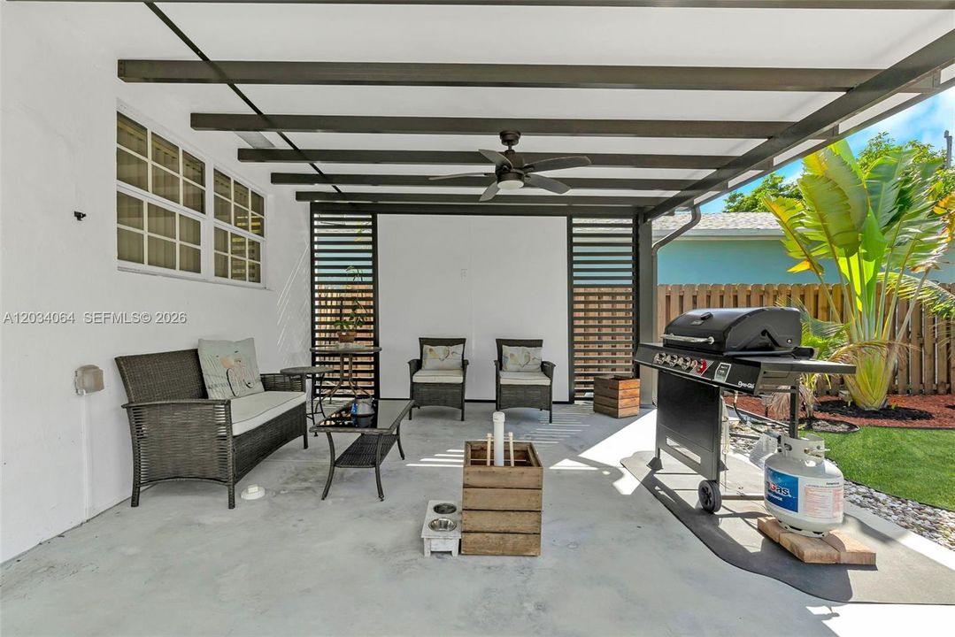 For Sale: $530,000 (3 beds, 2 baths, 1106 Square Feet)