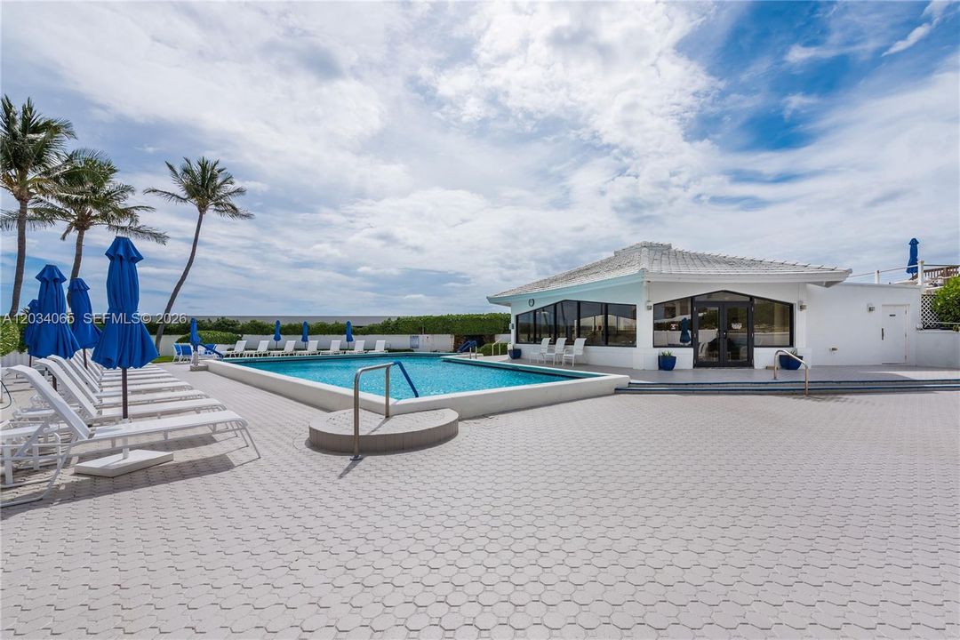 For Sale: $615,000 (2 beds, 2 baths, 1517 Square Feet)