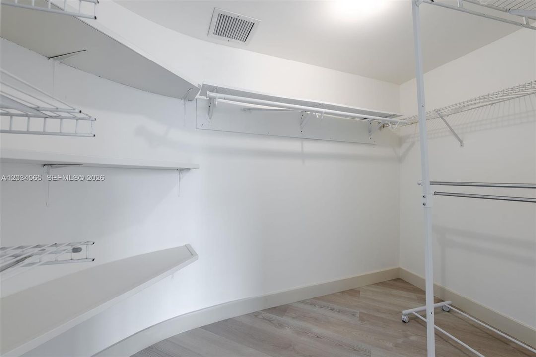 For Sale: $615,000 (2 beds, 2 baths, 1517 Square Feet)