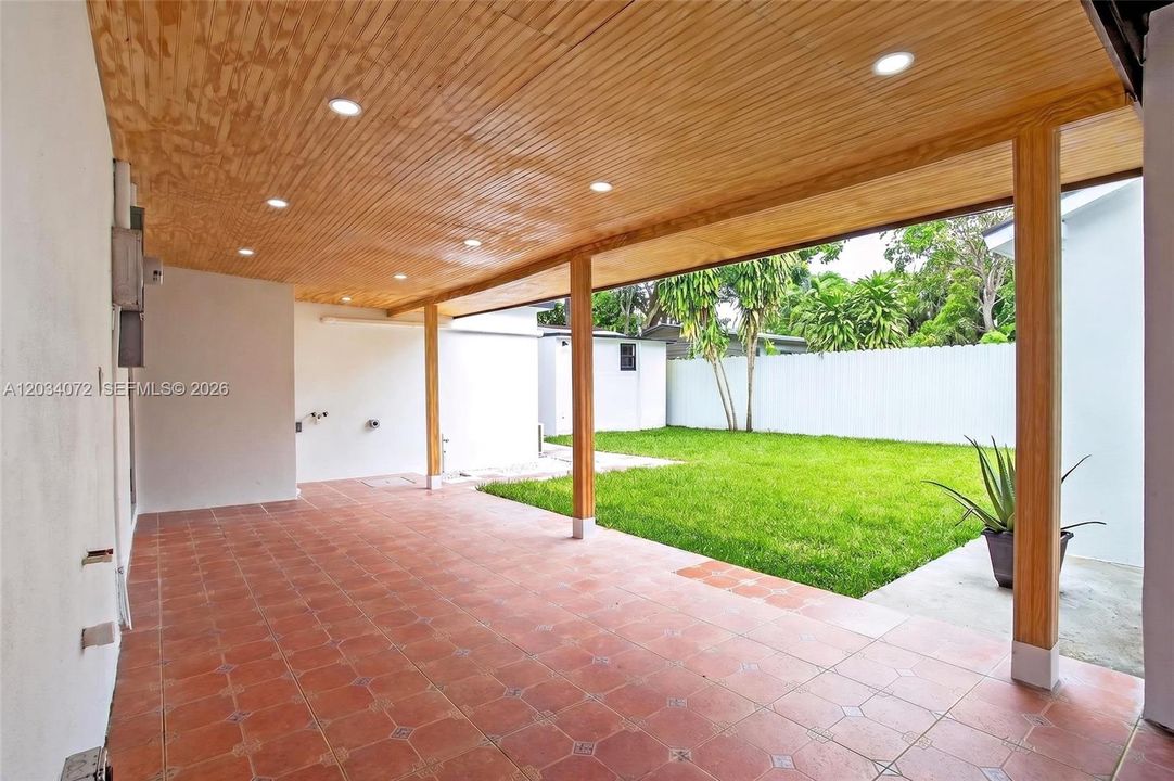 En Venta: $625,000 (6 camas, 5 baños, 925 Pies cuadrados)