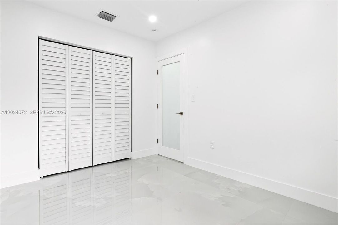 En Venta: $625,000 (6 camas, 5 baños, 925 Pies cuadrados)