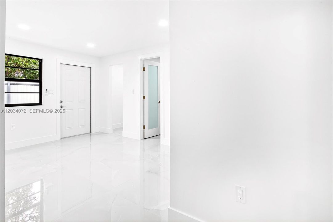 En Venta: $625,000 (6 camas, 5 baños, 925 Pies cuadrados)