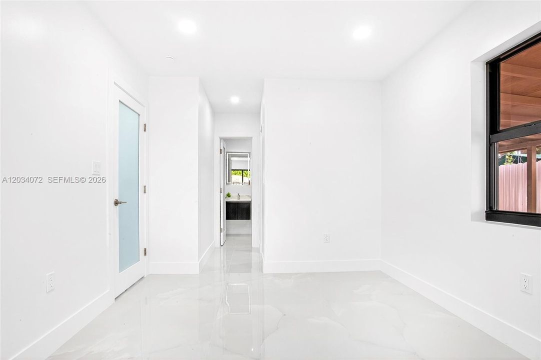 En Venta: $625,000 (6 camas, 5 baños, 925 Pies cuadrados)