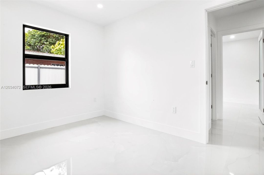 En Venta: $625,000 (6 camas, 5 baños, 925 Pies cuadrados)