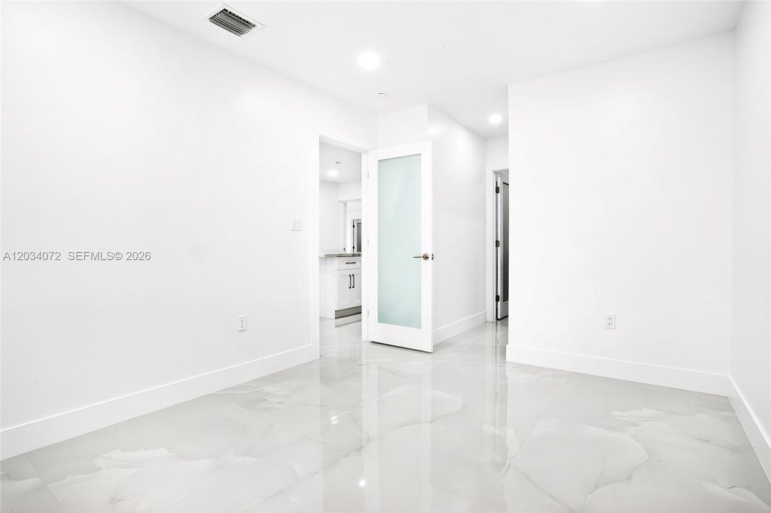 En Venta: $625,000 (6 camas, 5 baños, 925 Pies cuadrados)