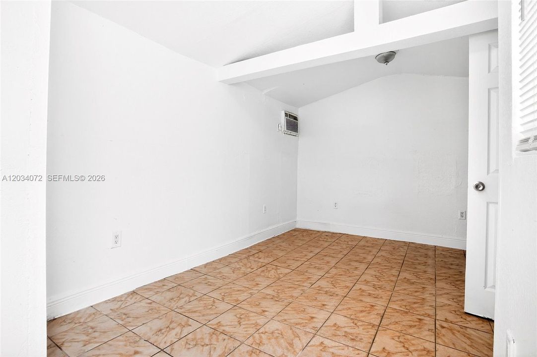En Venta: $625,000 (6 camas, 5 baños, 925 Pies cuadrados)