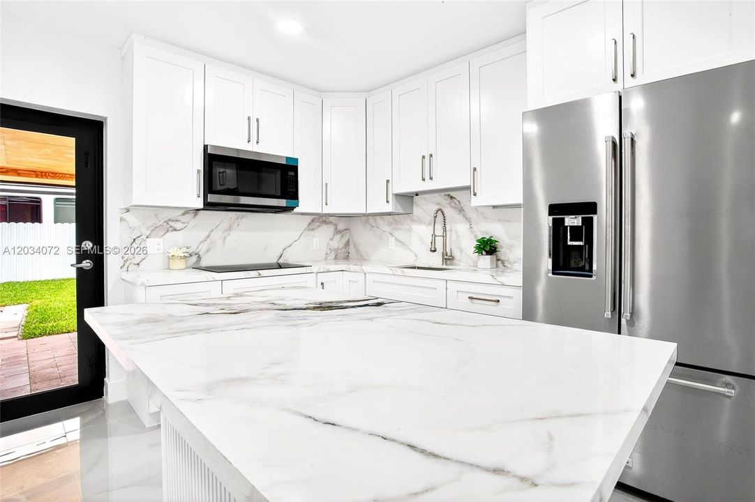 En Venta: $625,000 (6 camas, 5 baños, 925 Pies cuadrados)