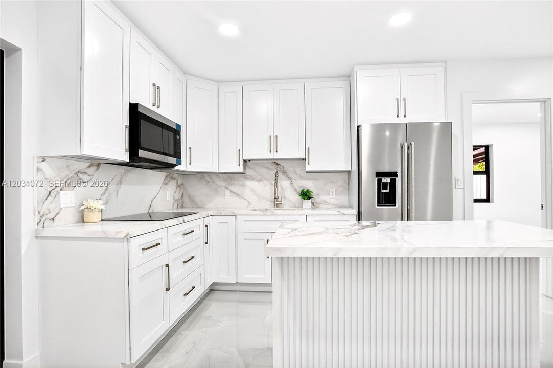 En Venta: $625,000 (6 camas, 5 baños, 925 Pies cuadrados)