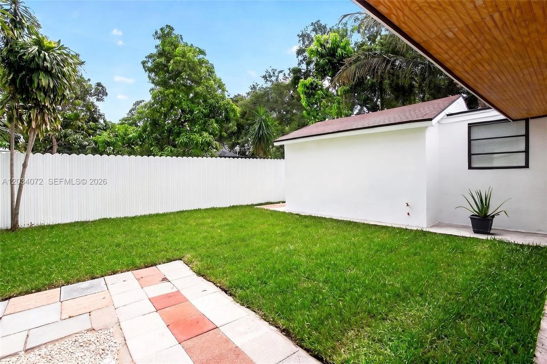 En Venta: $625,000 (6 camas, 5 baños, 925 Pies cuadrados)