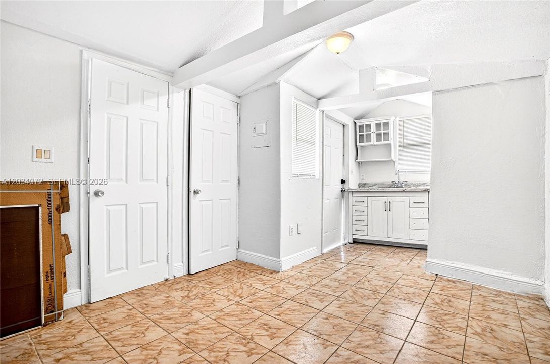 En Venta: $625,000 (6 camas, 5 baños, 925 Pies cuadrados)
