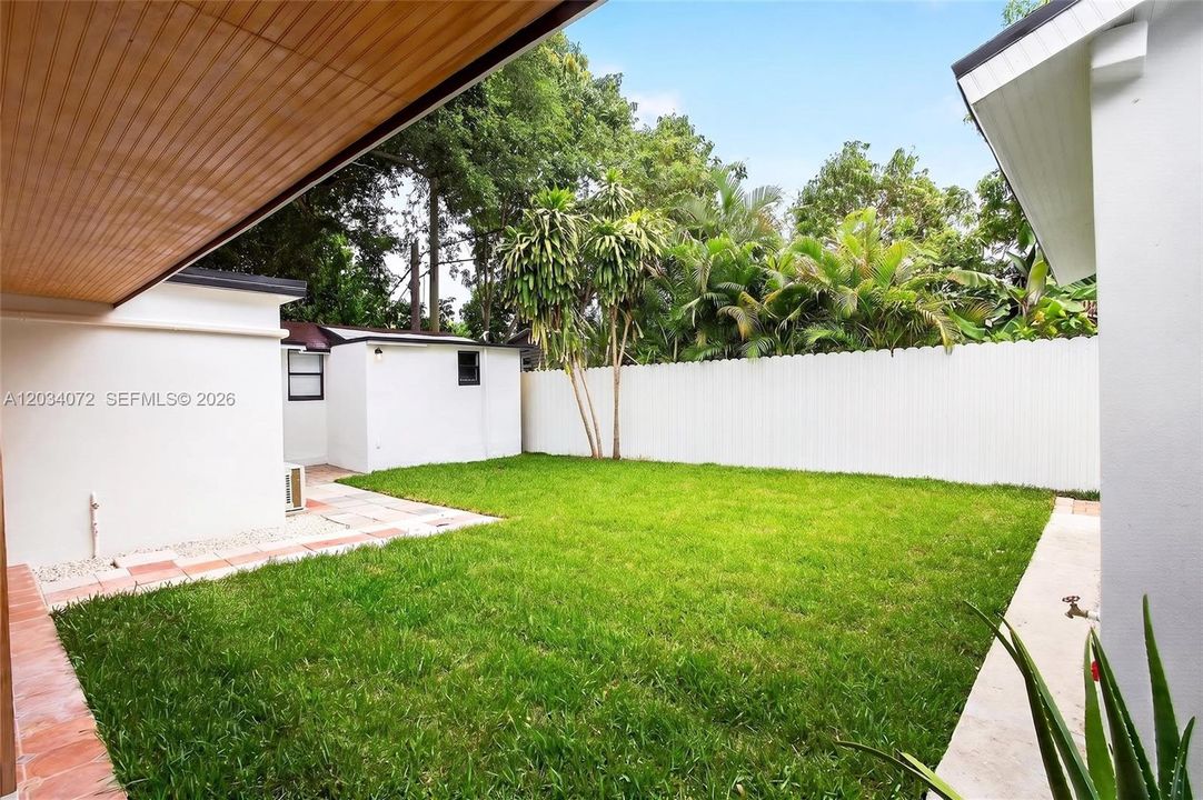 En Venta: $625,000 (6 camas, 5 baños, 925 Pies cuadrados)