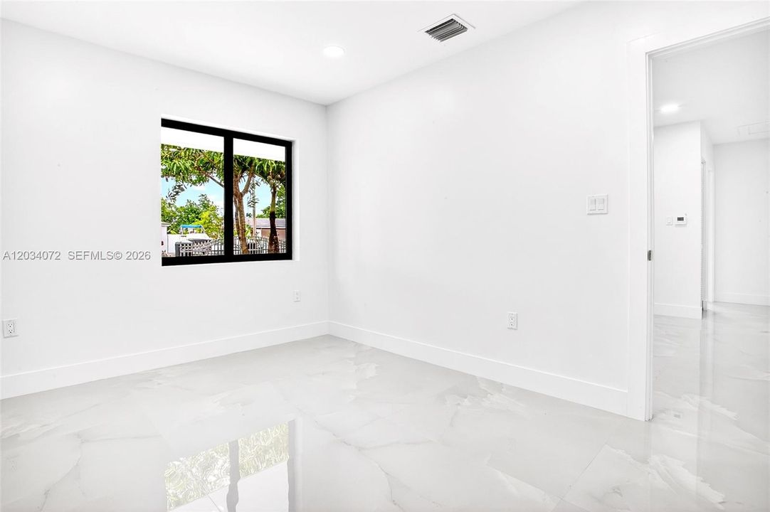 En Venta: $625,000 (6 camas, 5 baños, 925 Pies cuadrados)