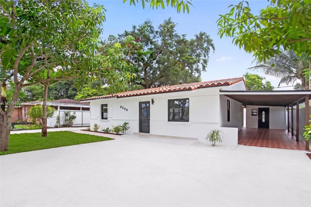 En Venta: $625,000 (6 camas, 5 baños, 925 Pies cuadrados)
