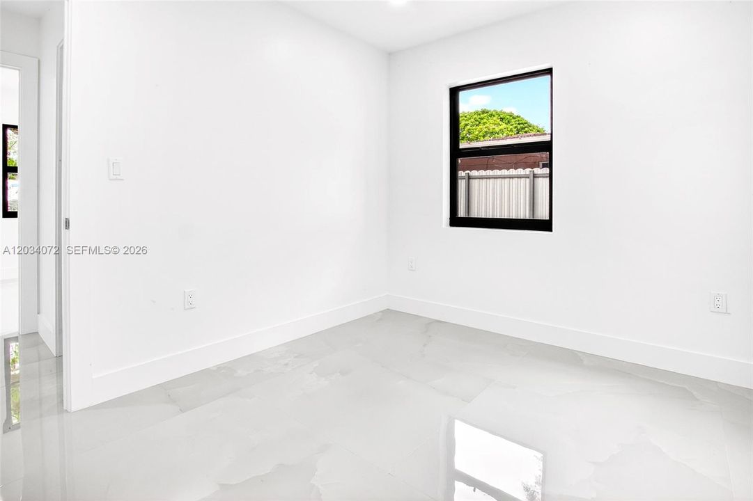 En Venta: $625,000 (6 camas, 5 baños, 925 Pies cuadrados)