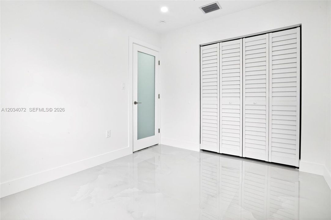 En Venta: $625,000 (6 camas, 5 baños, 925 Pies cuadrados)