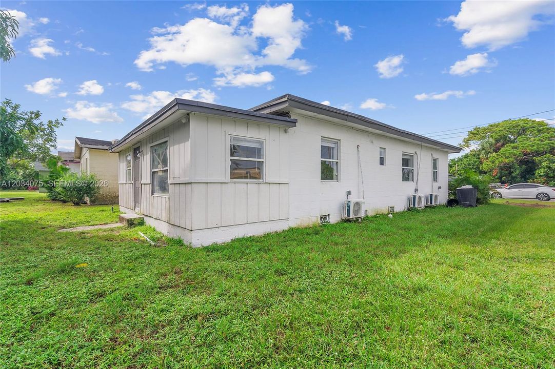 For Sale: $239,000 (3 beds, 1 baths, 1110 Square Feet)