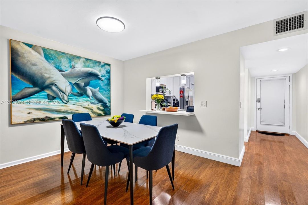 For Sale: $249,900 (2 beds, 2 baths, 1192 Square Feet)