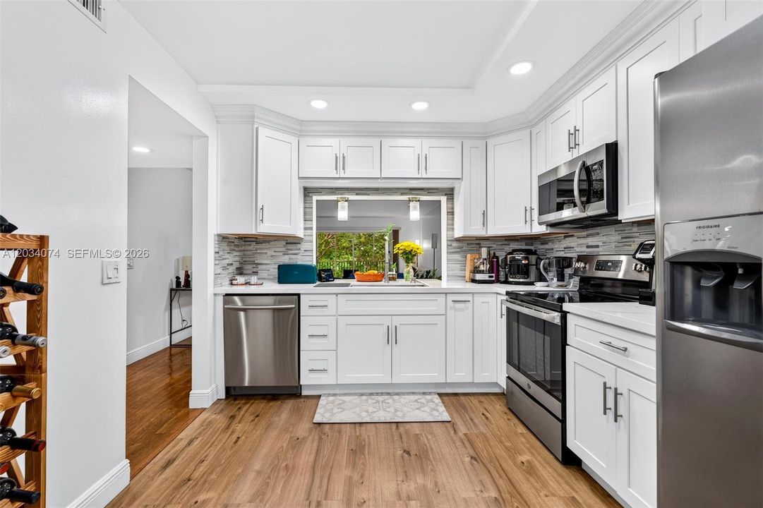 For Sale: $249,900 (2 beds, 2 baths, 1192 Square Feet)